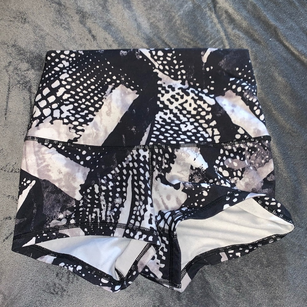 lululemon boogie short roll down